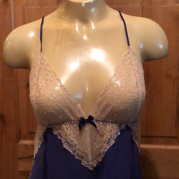 Super sexy lacy Victoria’s Secret nighty medium - Picture 2 of 9